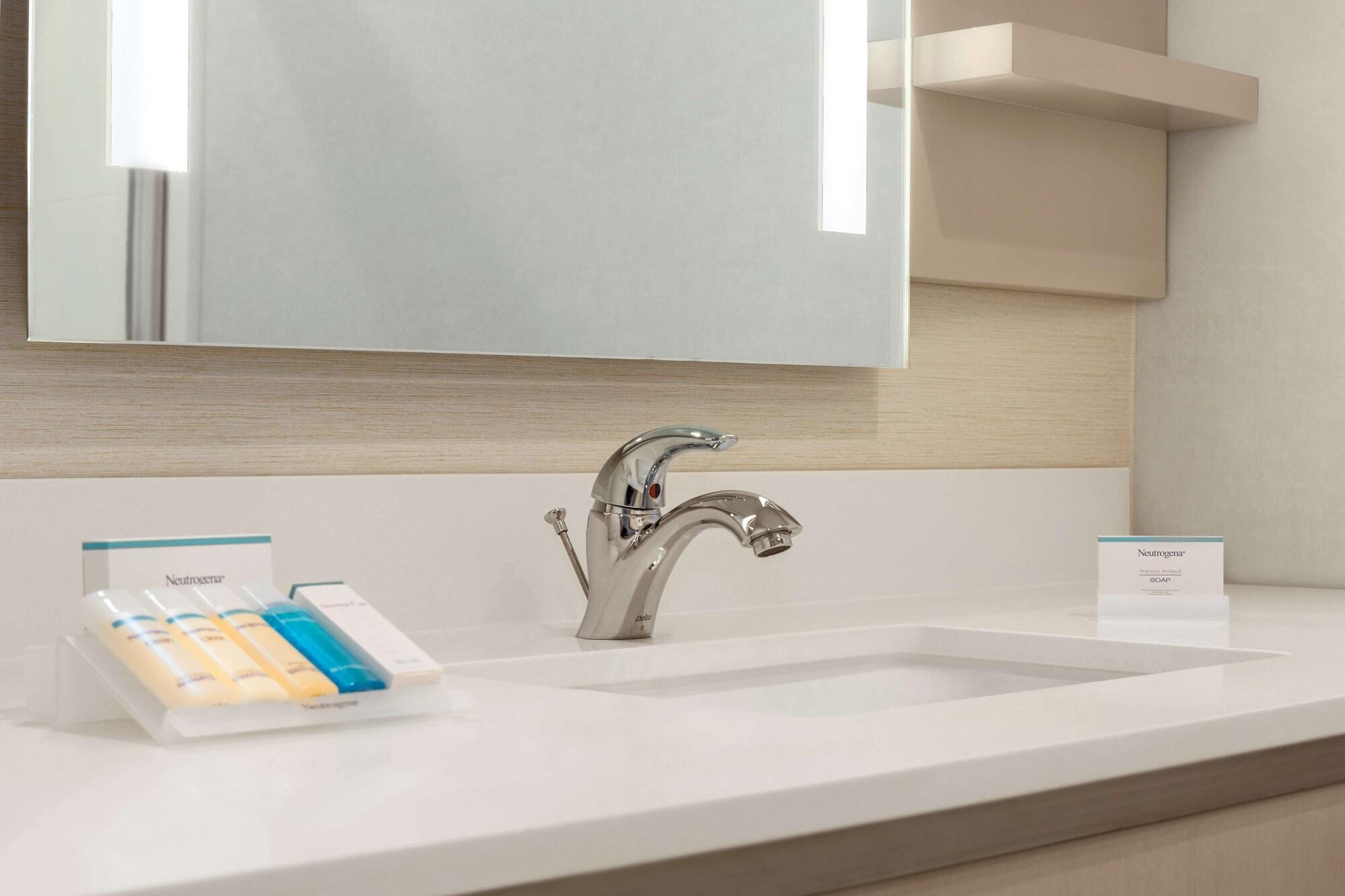 Hilton Garden Inn Houston-Baytown Eksteriør billede